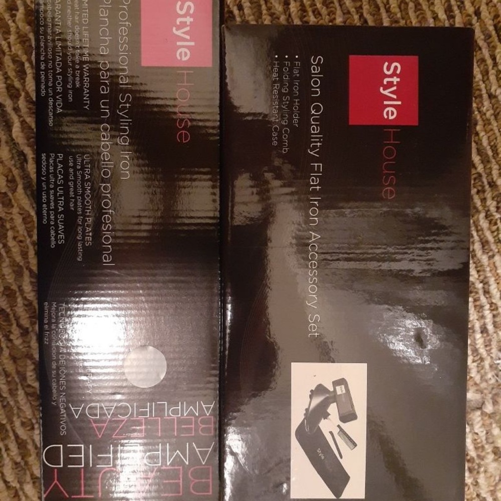 Style House straightener and accessory kit